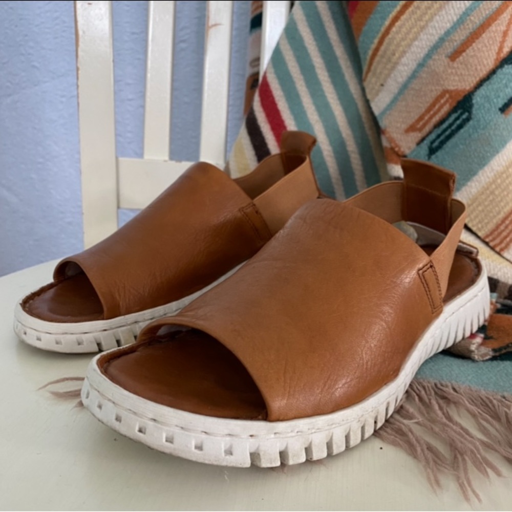 Ateliers Redmond Tan Sporty Chic Sandals